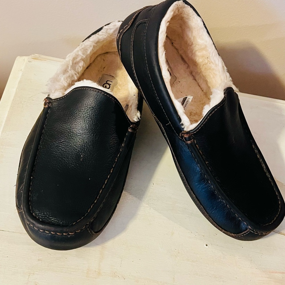 UGG Mens Ascot Black Leather Shearling Lined Slippers 10